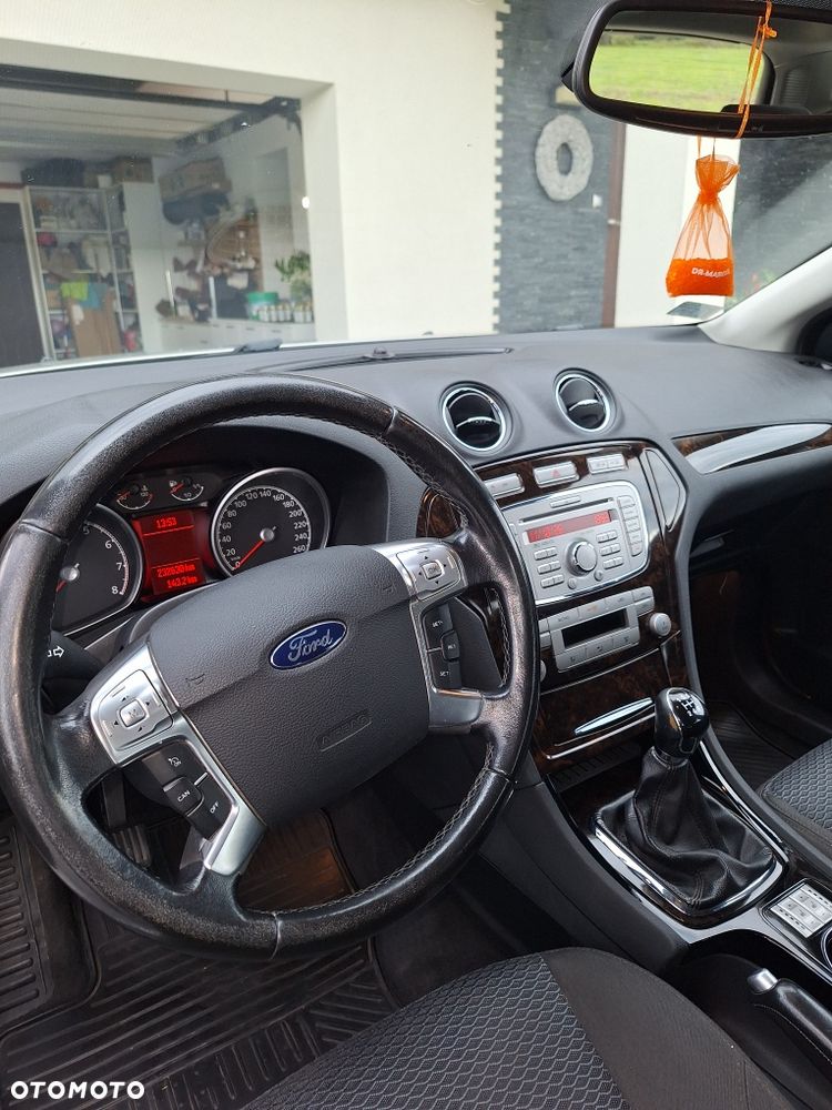 Ford Mondeo - 8