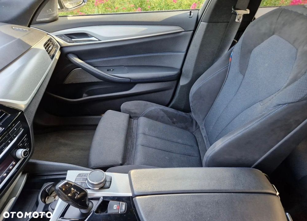 BMW Seria 5 ver-530i-xdrive - 26
