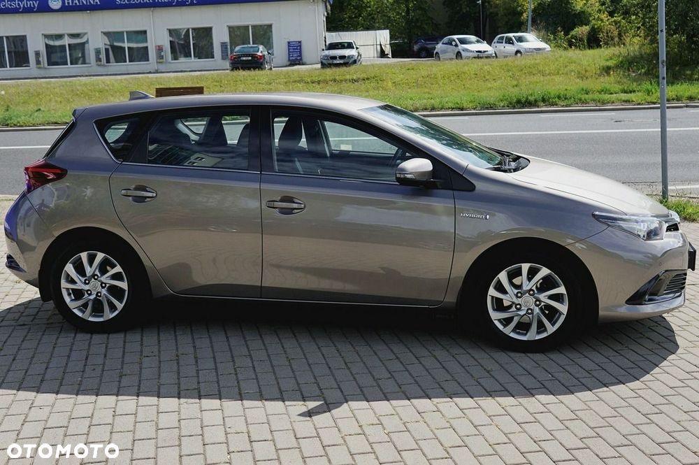Toyota Auris Hybrid 135 Comfort - 4