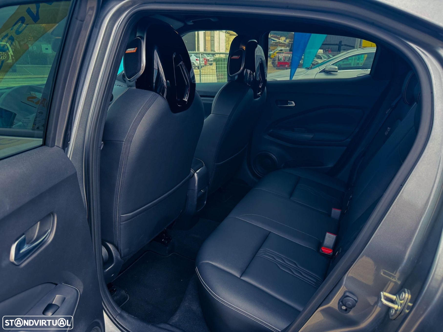 Nissan Juke 1.6 Hybrid Tekna - 25