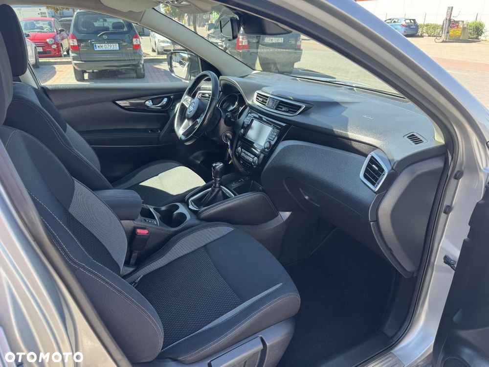 Nissan Qashqai 1.2 DIG-T N-Connecta EU6 - 10