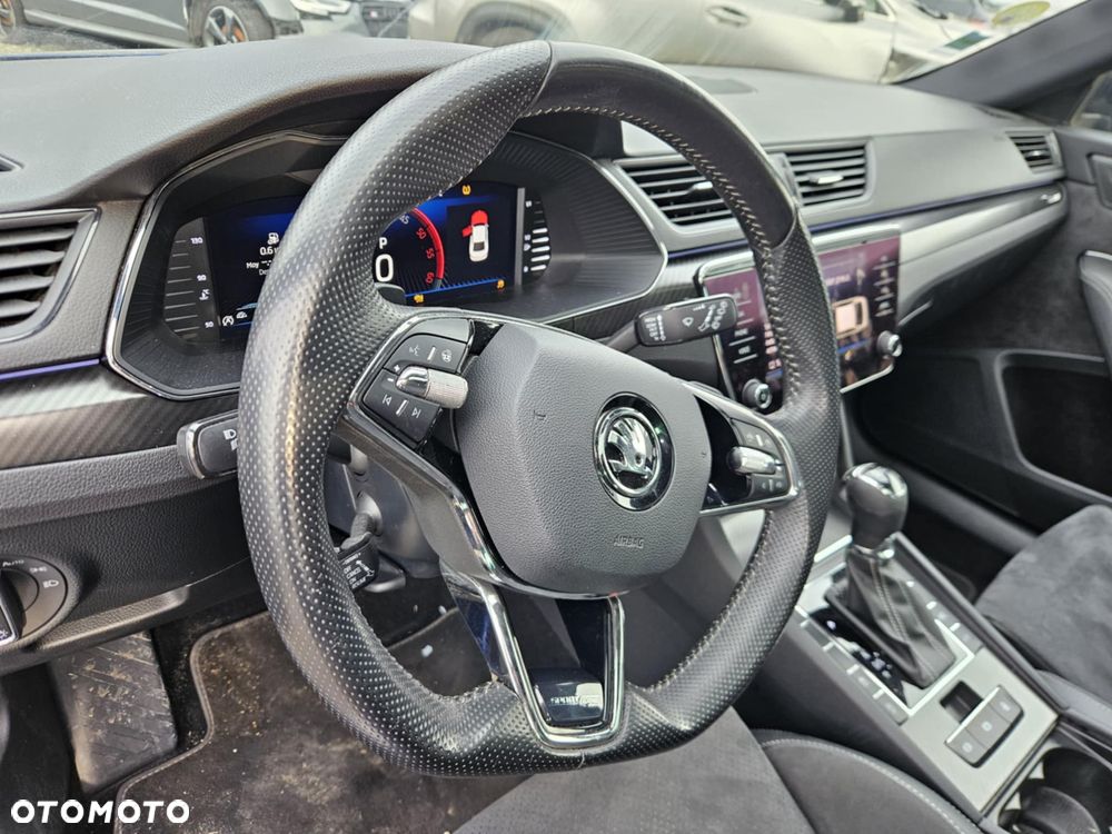 Skoda Superb 2.0 TDI SCR Sportline DSG - 17