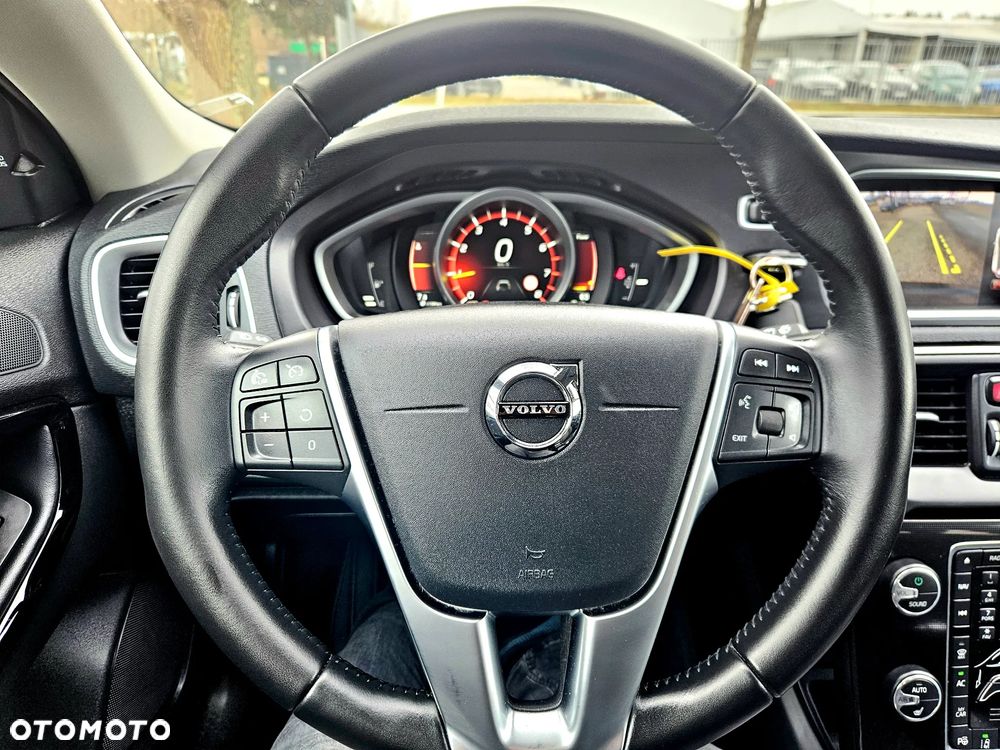 Volvo V40 T2 Linje Svart - 39