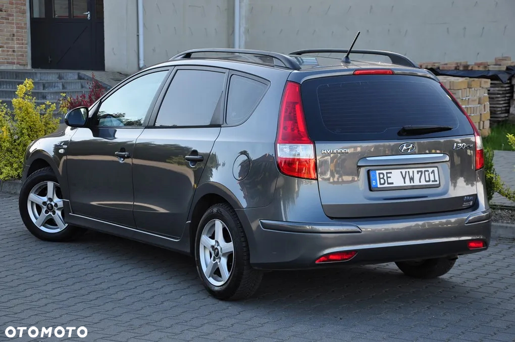 Hyundai i30 i30cw 1.6 CRDi blue Classic - 3