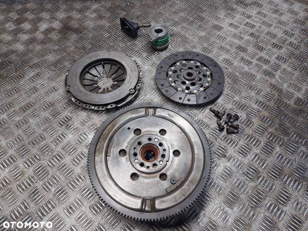 KOŁO DWUMASOWE + TARCZA DOCISK ŁOŻYSKO VOLVO V40 I S40 I 1.9 DI ID: 236290 - 6