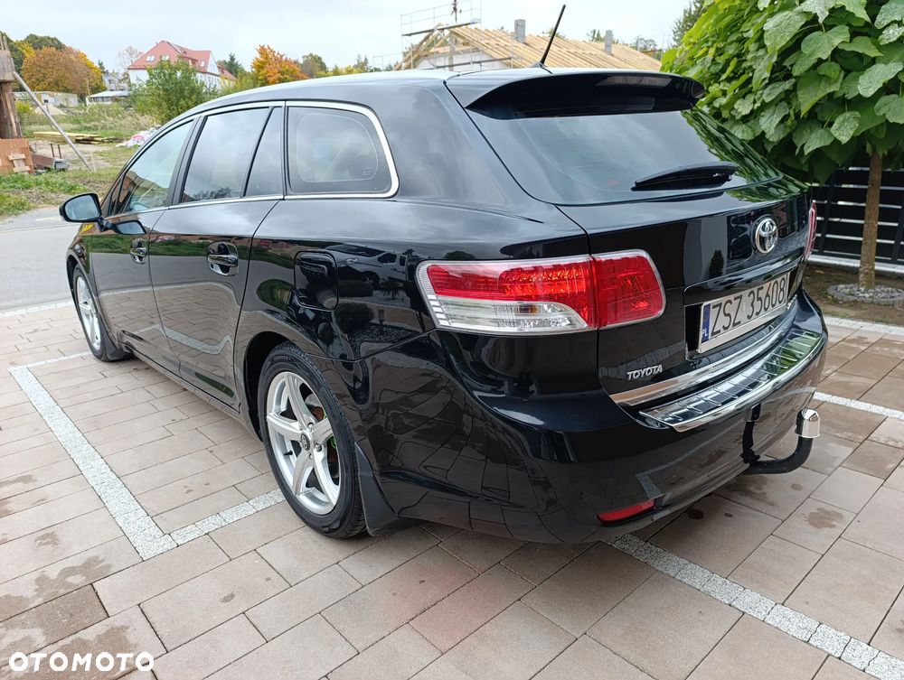 Toyota Avensis - 22