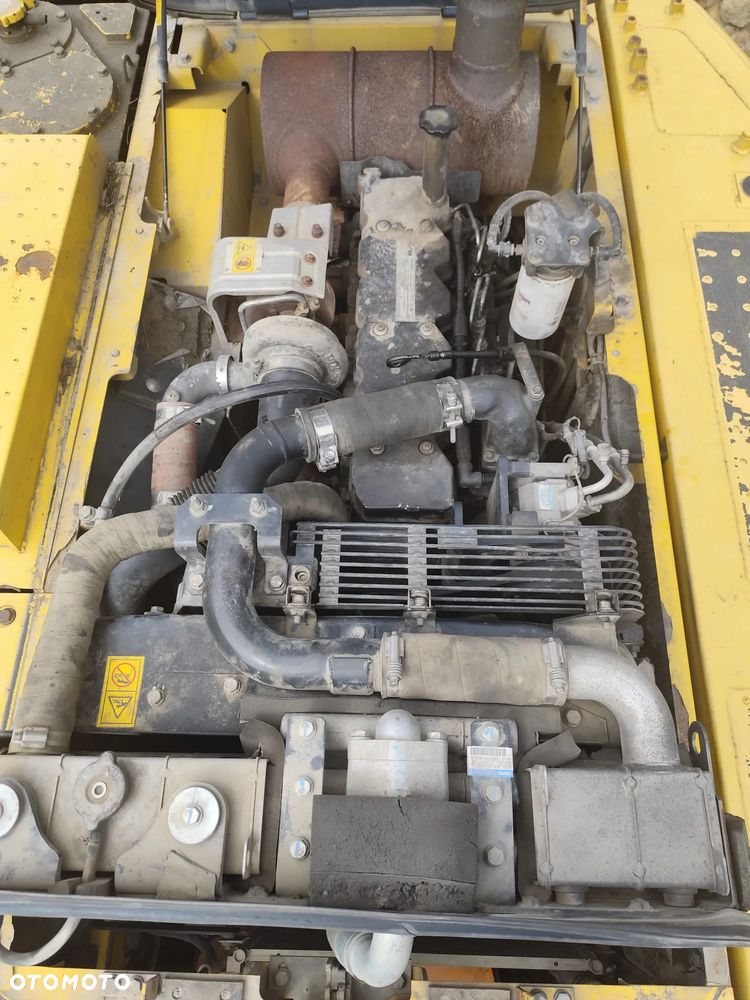 Komatsu PC210 - 11
