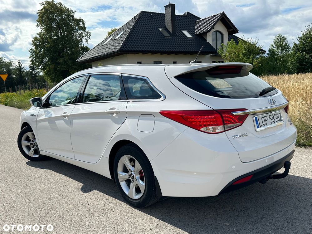 Hyundai i40 Kombi blue 1.6 Family - 18