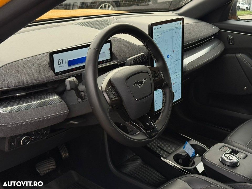 Ford Mustang Mach-E - 10