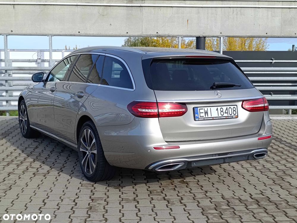 Mercedes-Benz Klasa E 300 de 4Matic T 9G-TRONIC - 16
