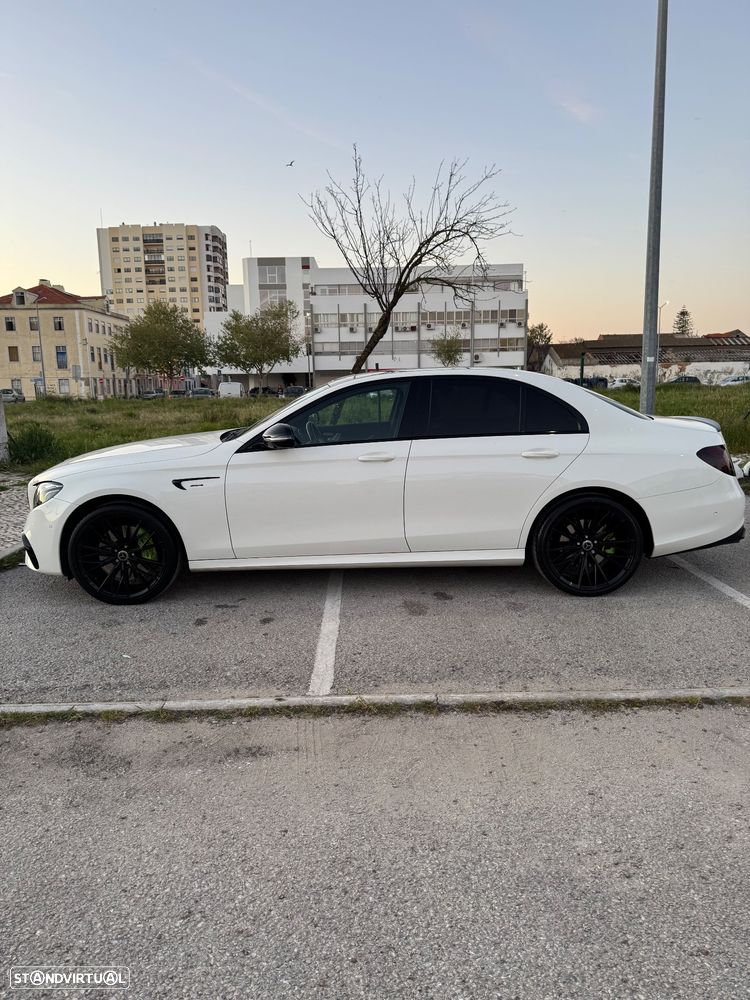 Mercedes-Benz E 300 e AMG Line - 15
