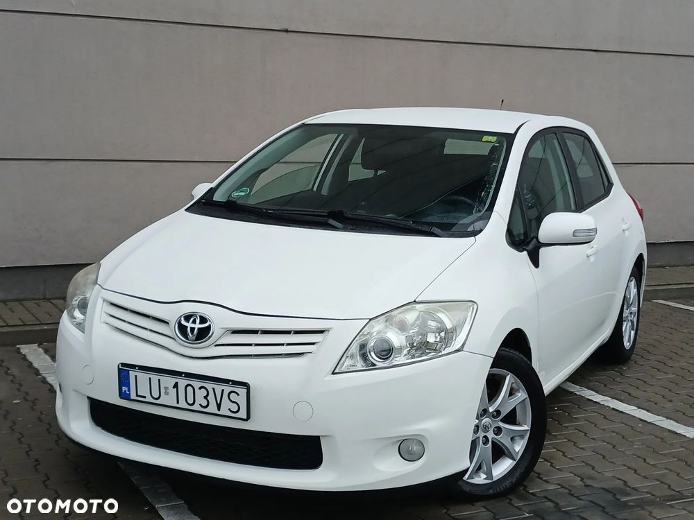 Toyota Auris 2012 photo 5