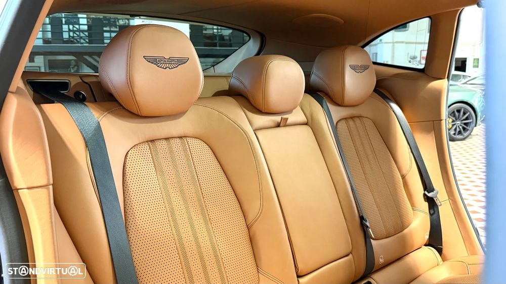 Aston Martin DBX 707 - 21