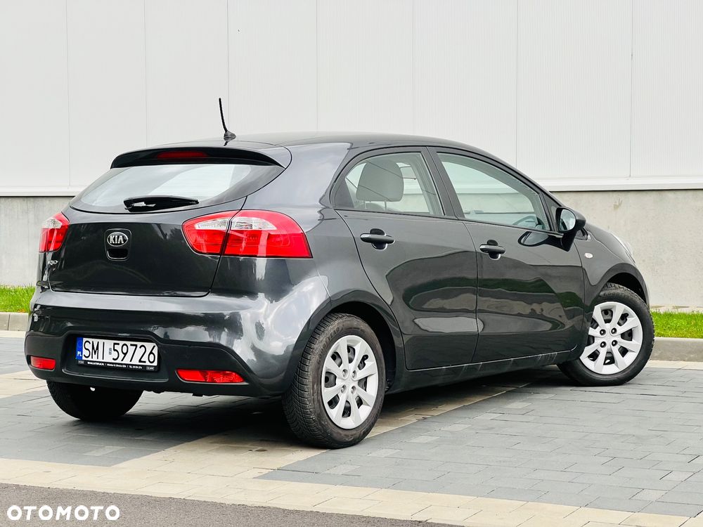Kia Rio - 4
