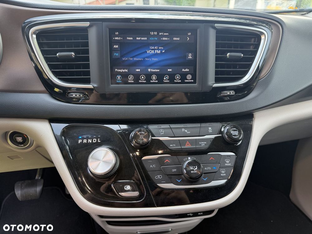Chrysler Pacifica - 22