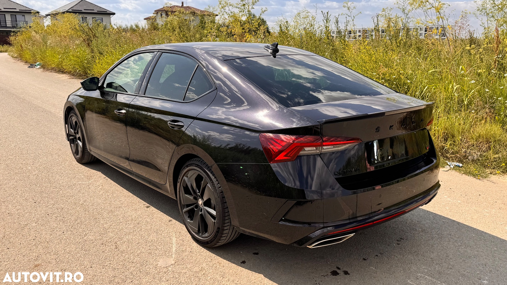 Skoda Octavia 2.0 TSI DSG RS - 27
