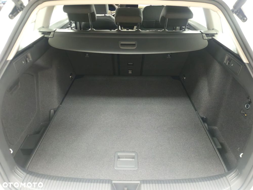 Volkswagen Golf Variant - 24