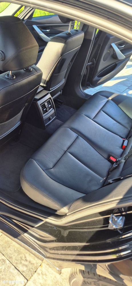BMW Seria 3 320i xDrive Modern Line - 13