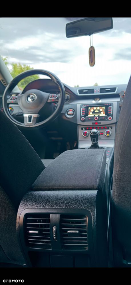 Volkswagen Passat - 7