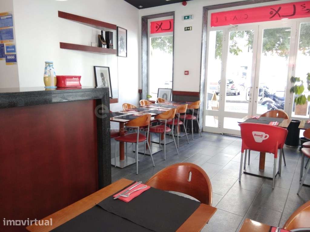 Café / Restaurante em Pleno Funcionamento, Junto à Renault de Telhe... - Grande imagem: 3/21