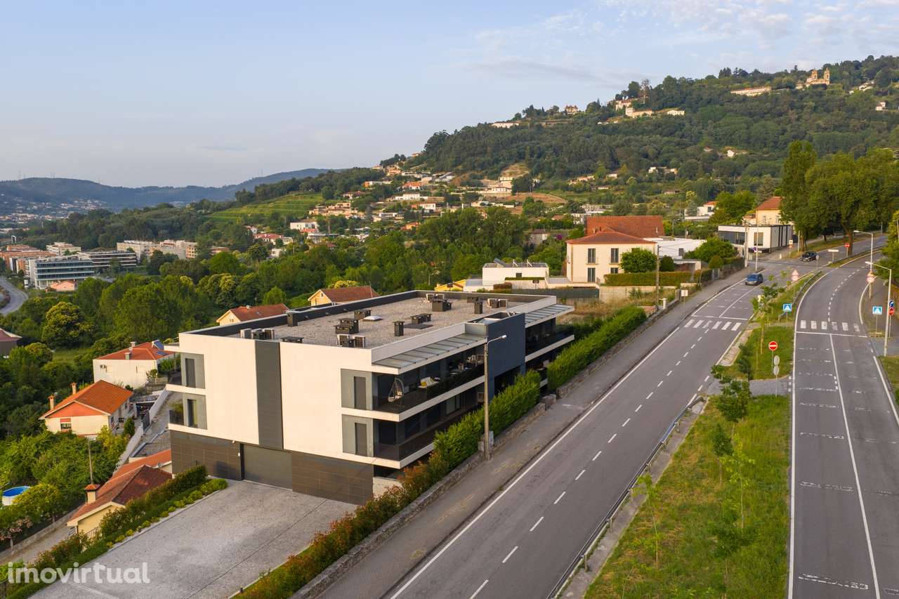 Elegante apartamento T3 em condomínio fechado na encosta do Bom Jesus - Grande imagem: 4/48