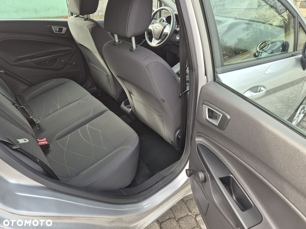 Ford Fiesta 1.0 Champions Edition - 11