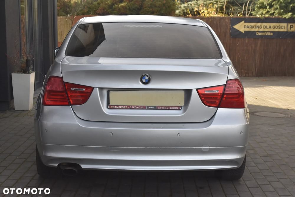 BMW Seria 3 318i Edition Sport - 6