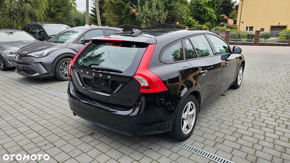 Volvo V60 D2 Momentum - 4
