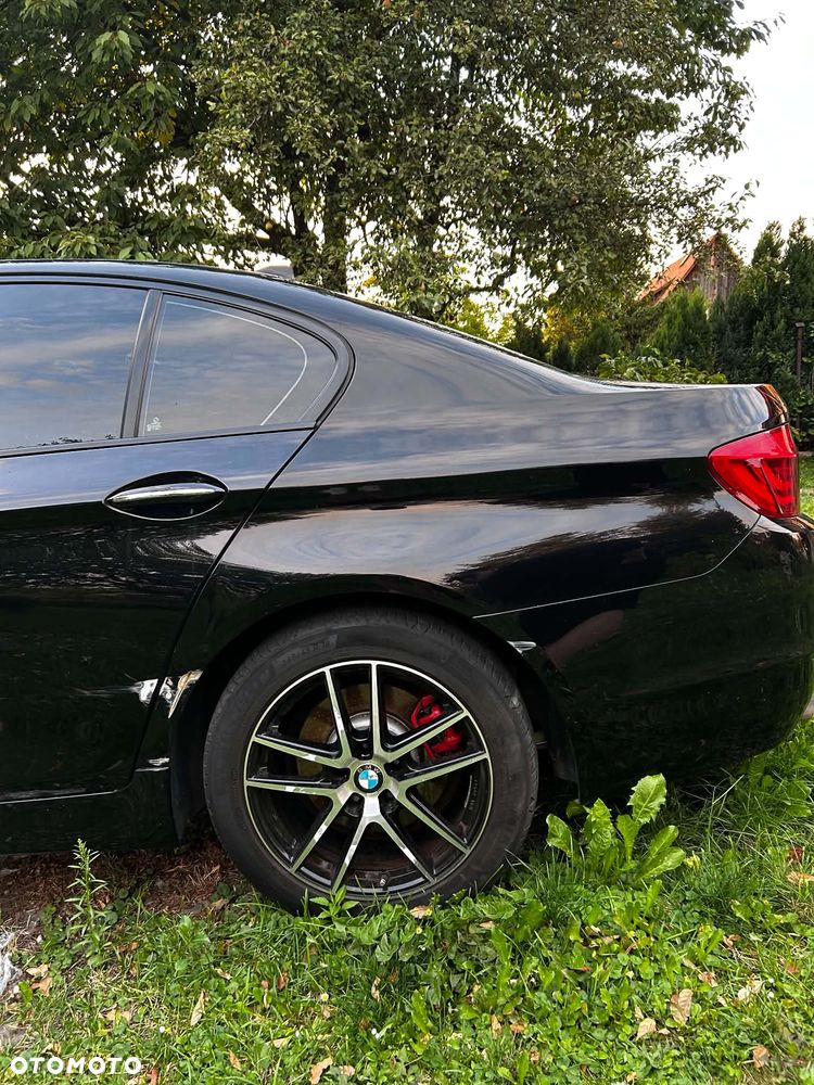BMW Seria 5 523i - 7