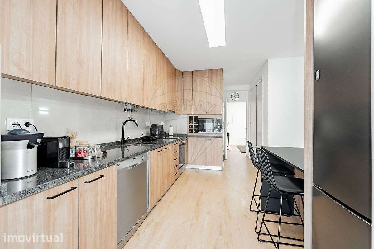 Apartamento T4 com garagem e varanda em Creixomil, Guimarães - Grande imagem: 3/41