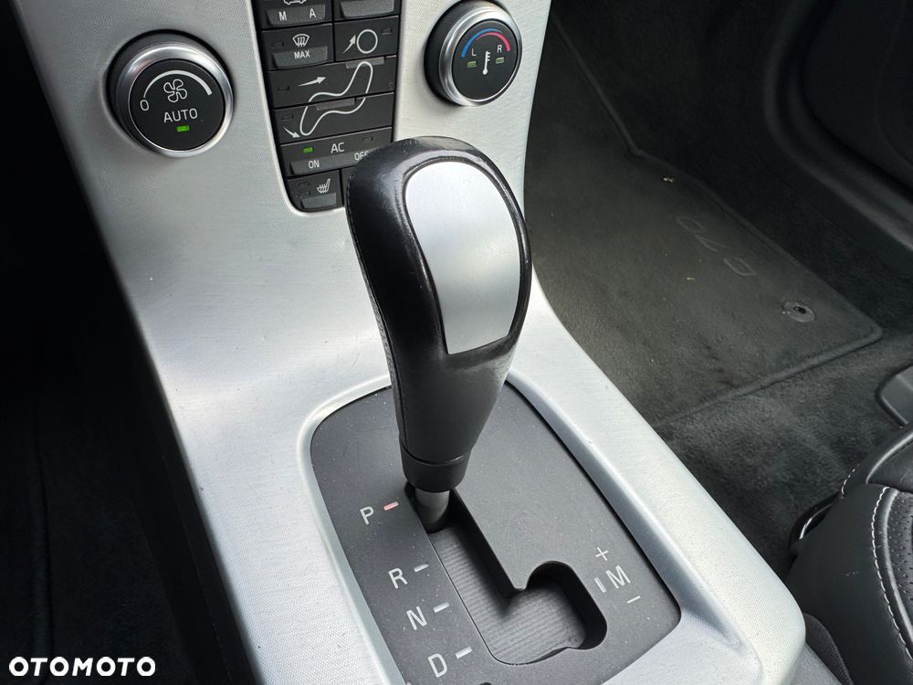 Volvo C70 D4 Summum - 25