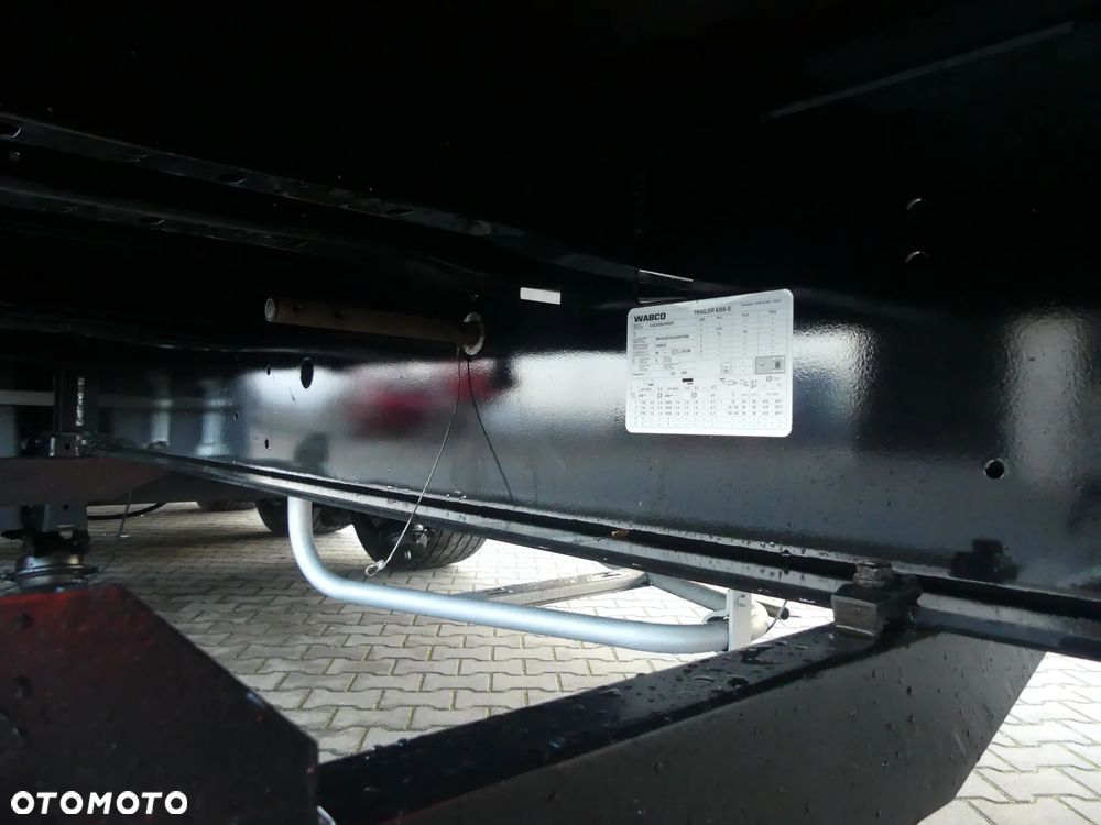 Kassbohrer MEGA / FIRANKA / OŚ PODNOSZONA / 3 SZTUKI / - 19