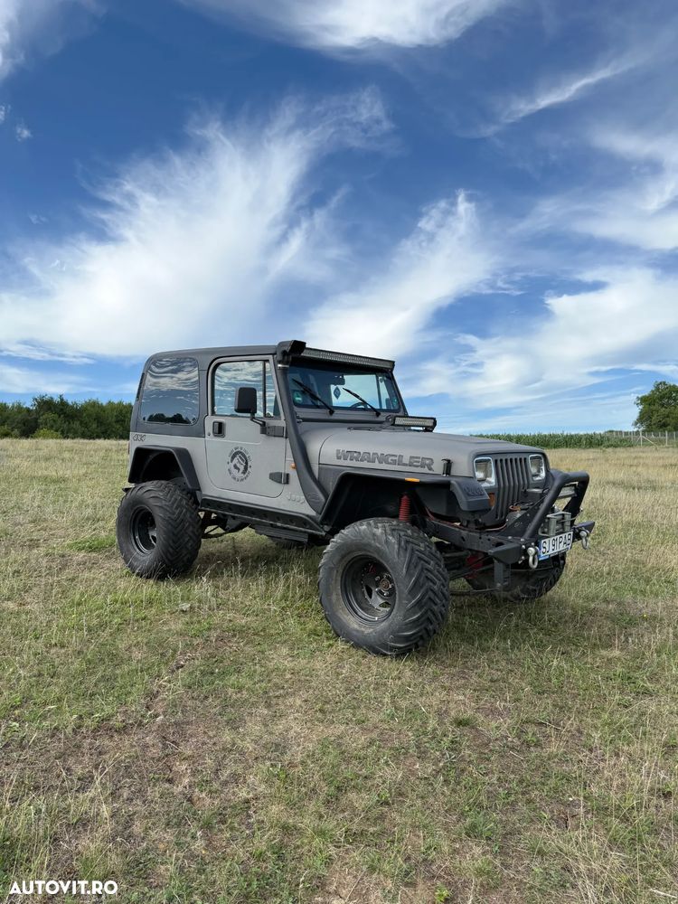 Jeep Wrangler - 12
