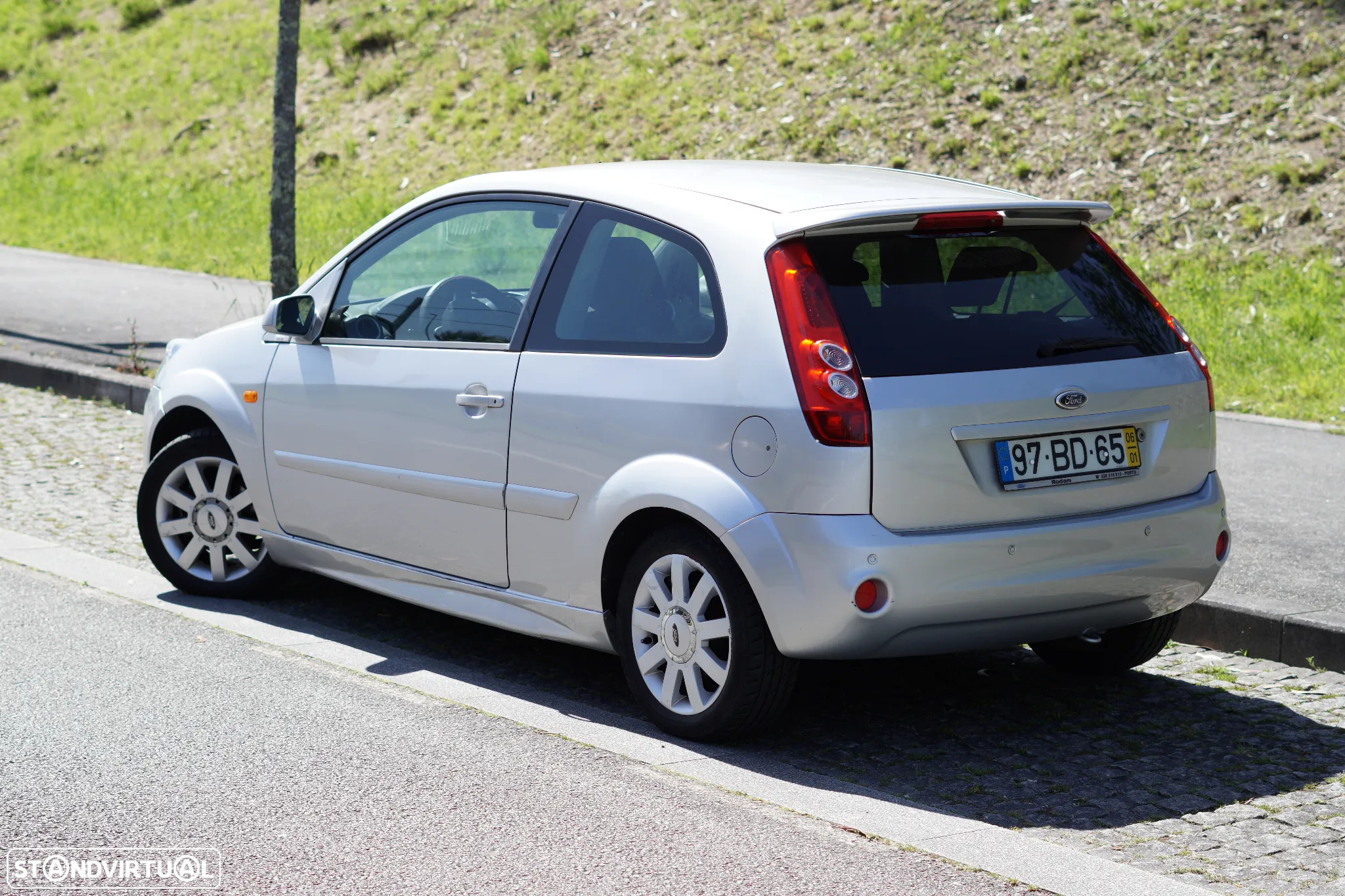 Ford Fiesta - 25