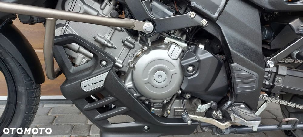 Suzuki V-STROM - 12