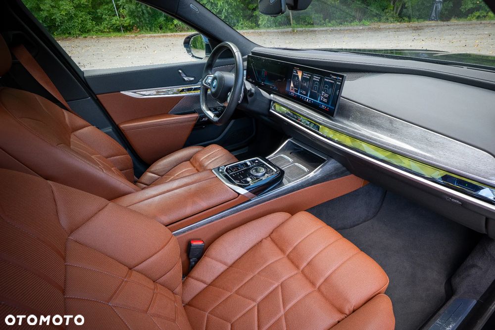 BMW Seria 7 750e xDrive - 15