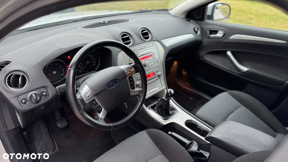 Ford Mondeo 2.0 Ambiente - 20
