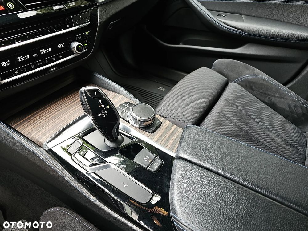 BMW Seria 5 520d M Sport sport - 18