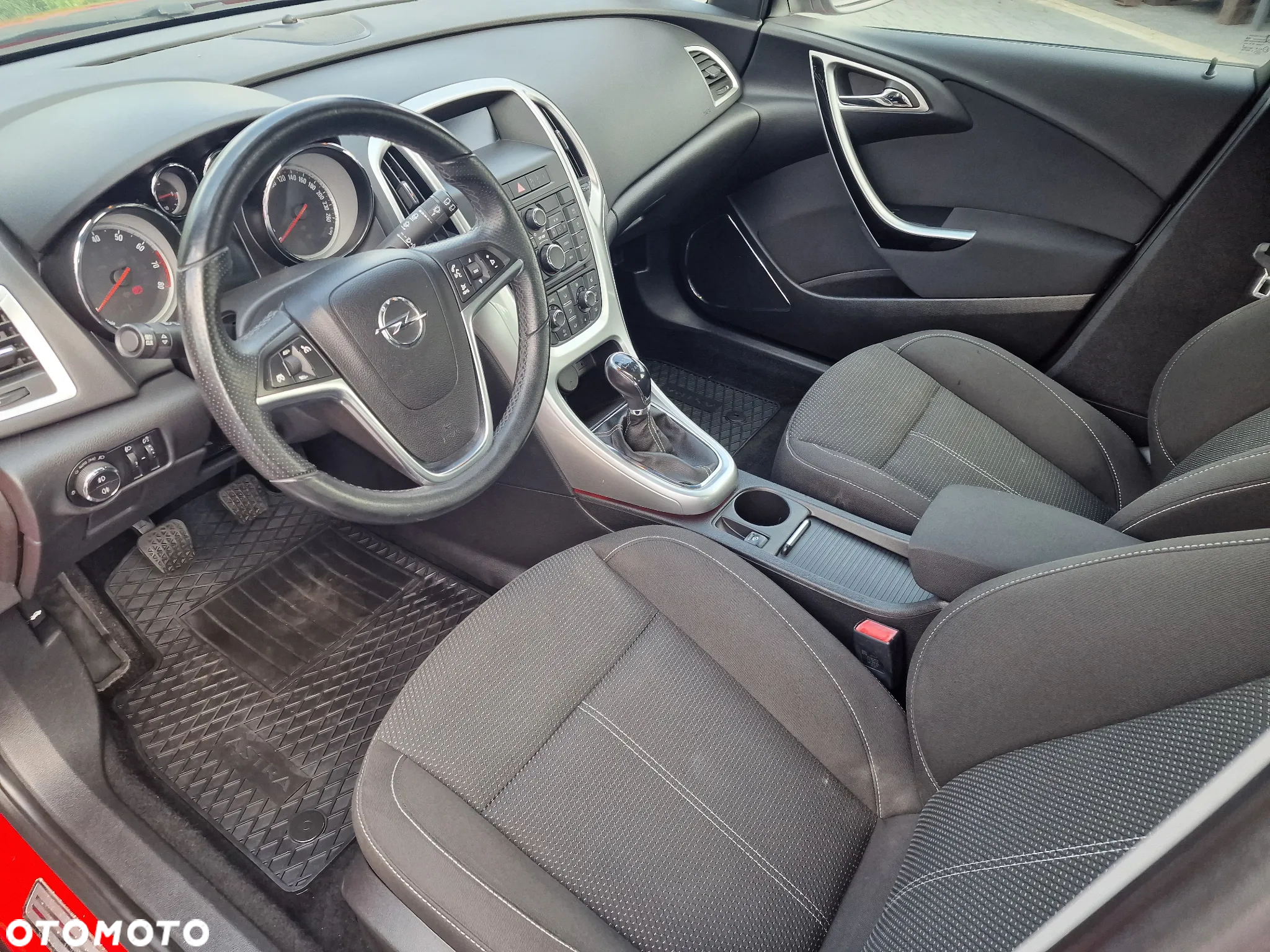Opel Astra IV 1.4 T Cosmo - 10