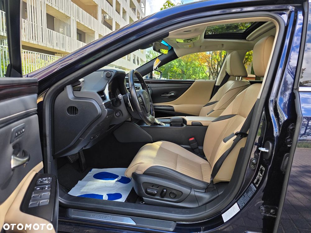 Lexus ES 300h Prestige - 4