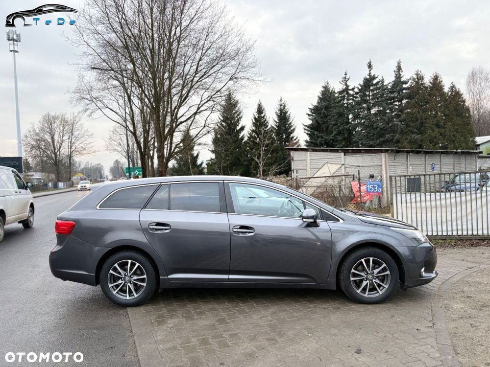 Toyota Avensis 2.0 D-4D Sol plus+NAVI - 10