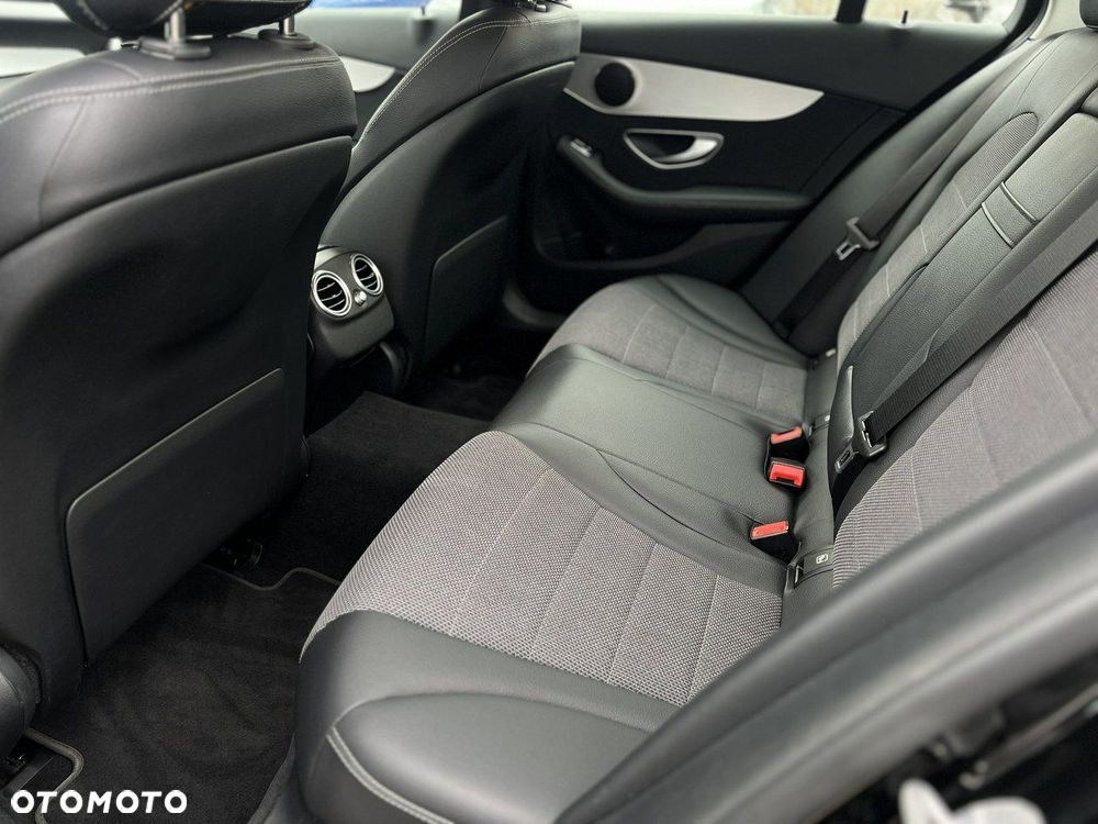 Mercedes-Benz Klasa C 220 d 9G-TRONIC - 36