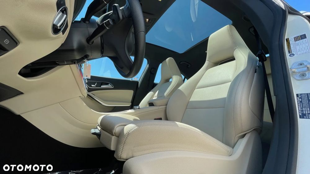Mercedes-Benz CLA 250 7G-DCT - 13