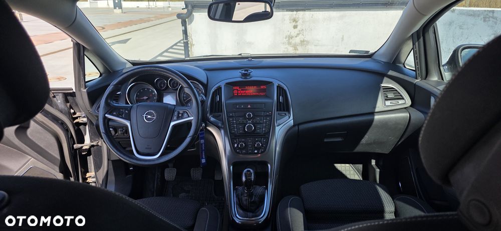 Opel Astra 1.6 Turbo Innovation - 10