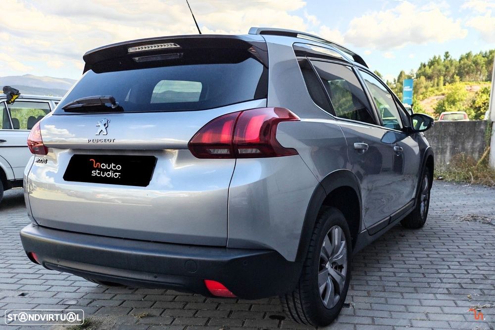 Peugeot 2008 1.2 PureTech Style - 12