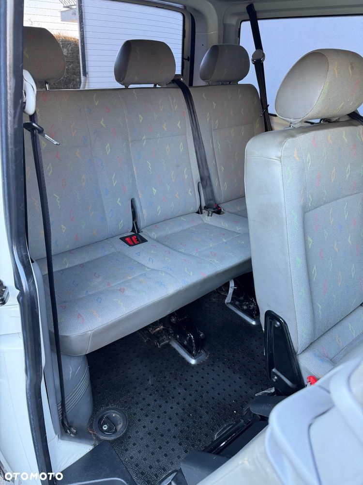Volkswagen Transporter - 26