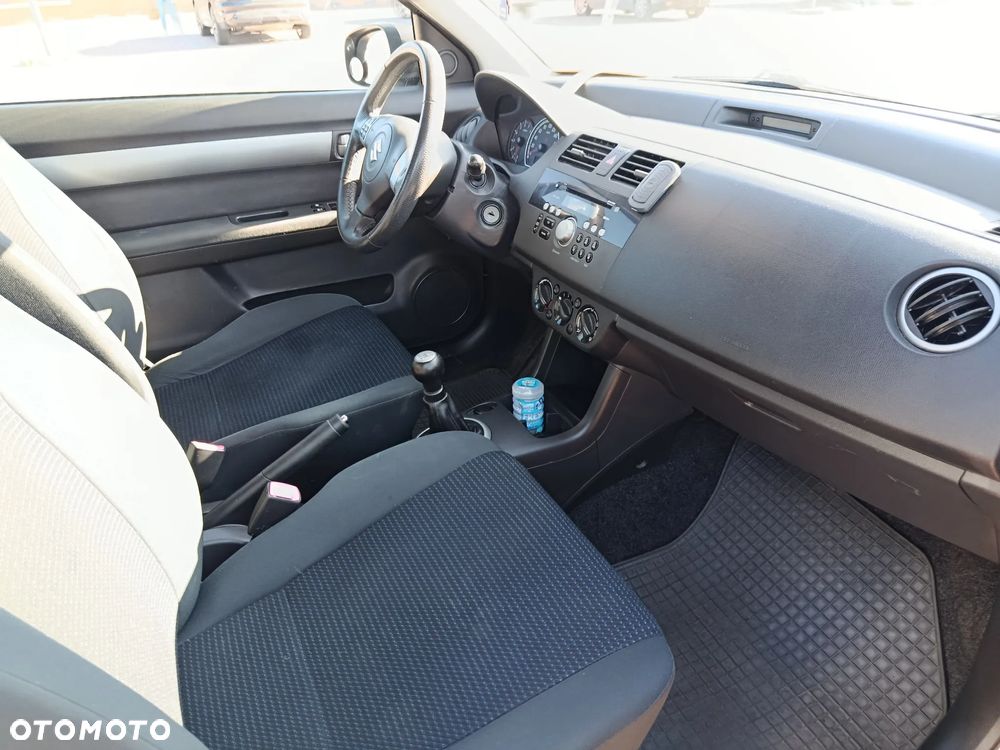 Suzuki Swift 1.3 Sakura - 5