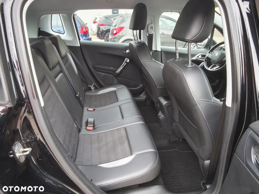 Peugeot 2008 1.6 BlueHDi Crossway S&S - 19