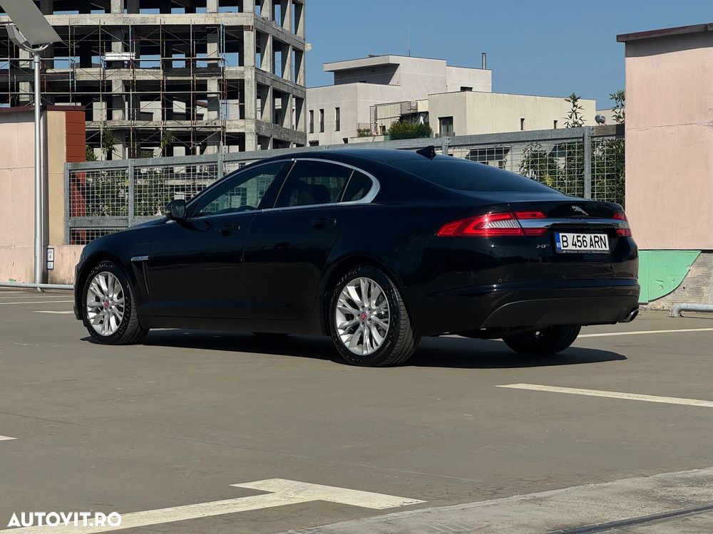 Jaguar XF 2.2D Luxury - 7