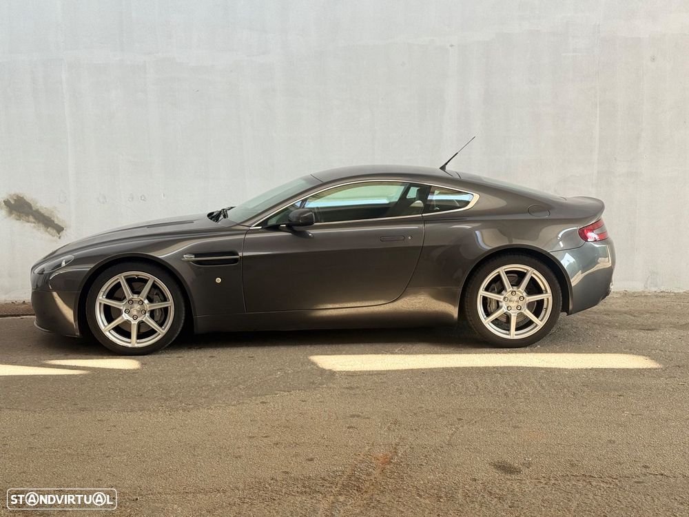 Aston Martin Vantage Coupe V8 - 6